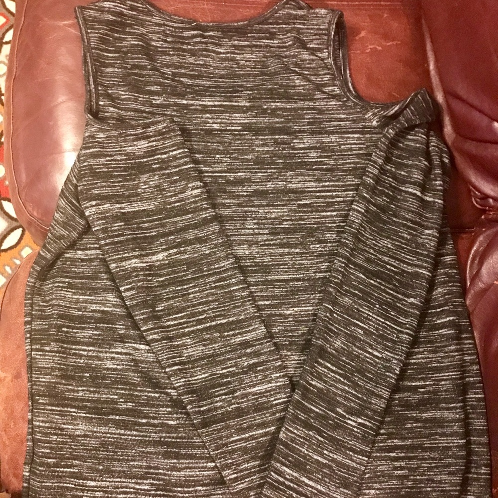 Women’s Cold Shoulder Long Sleeve Top Size M